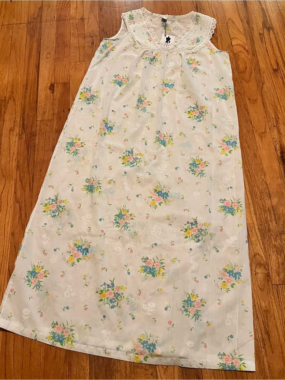 Vintage White Floral Nightgown with Blue and Yellow Bouquet Print - Picture 1 of 3